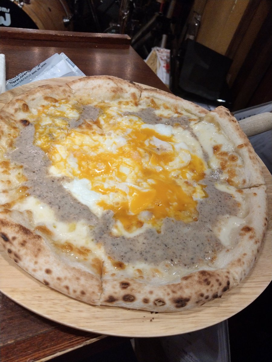 Wood-Fired Pizza in Ginza 8, Tokyo