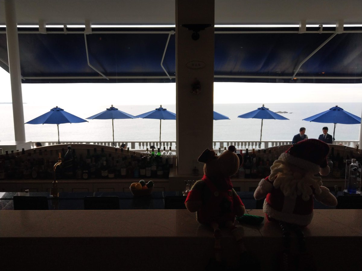 Seaside Café View, Kanagawa — November Escape
