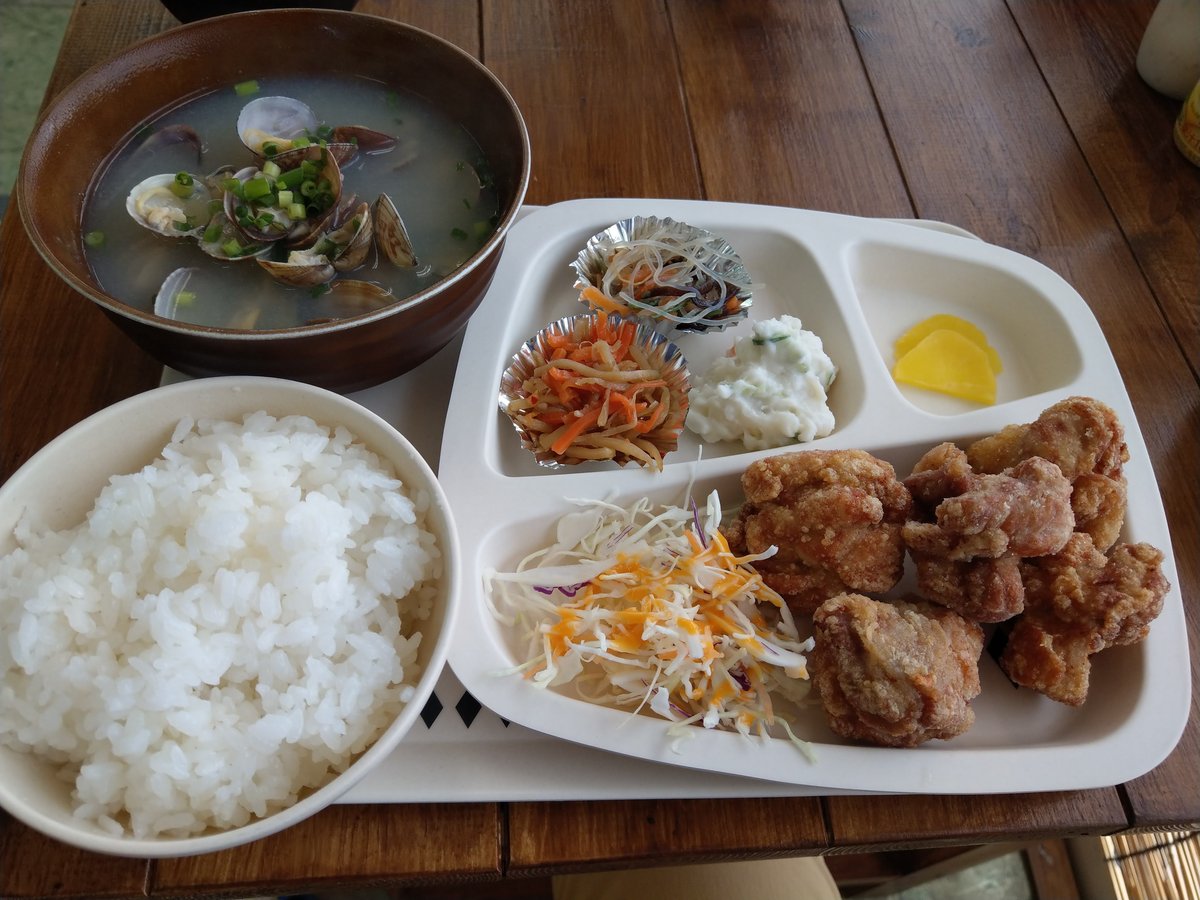 Spring Lunch in Ōita — Clams, Karaage & Pure Comfort