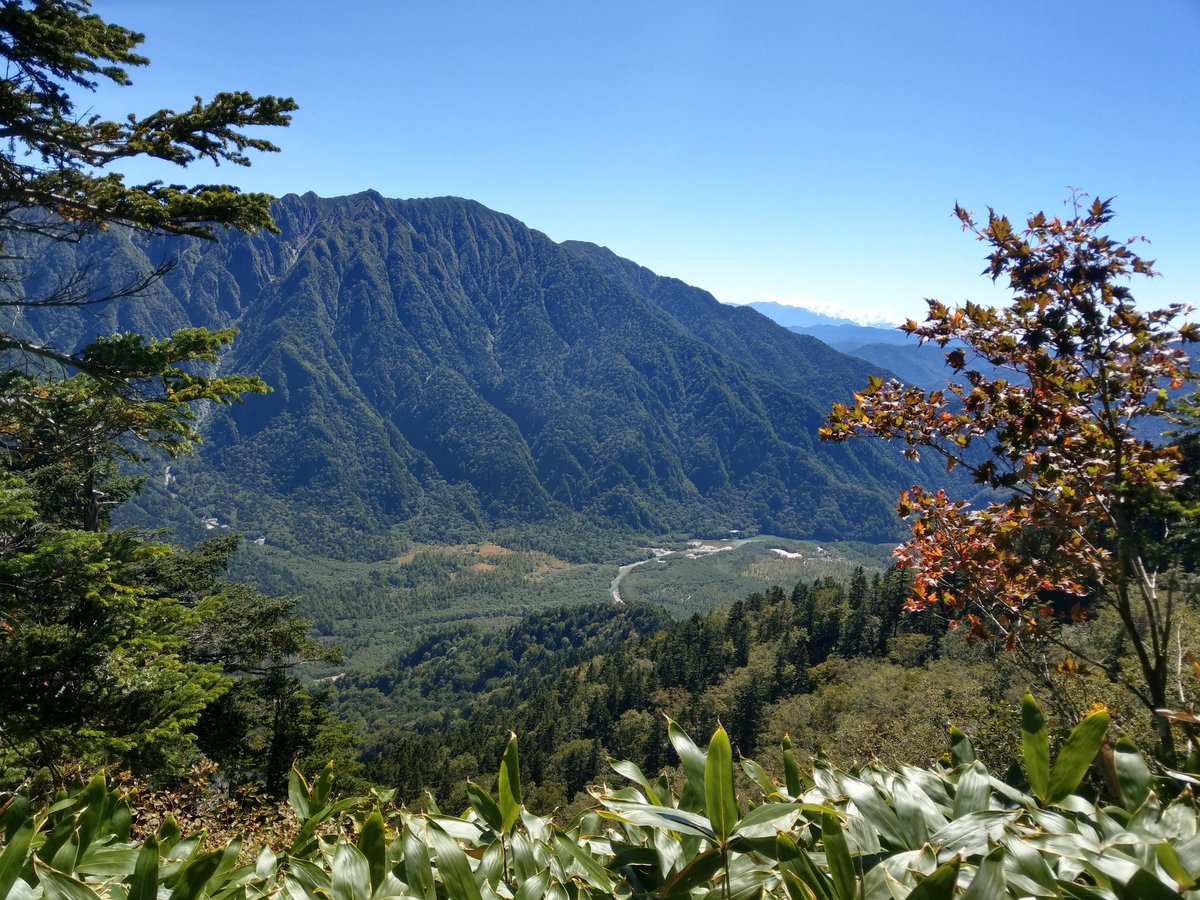Kamikōchi Alpine Valley in Early Autumn, Gifu photo 2