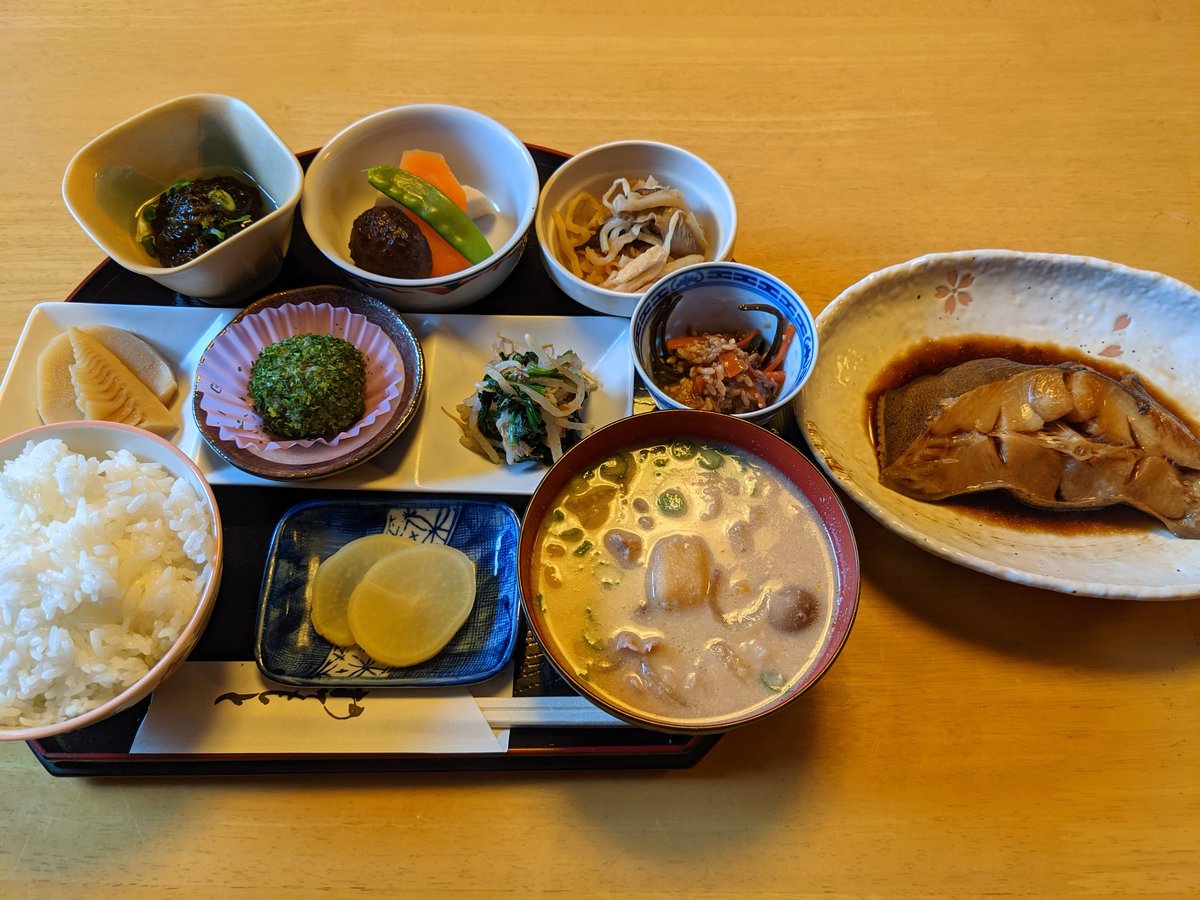 Traditional Ryokan Breakfast in Yurihama, Tottori
