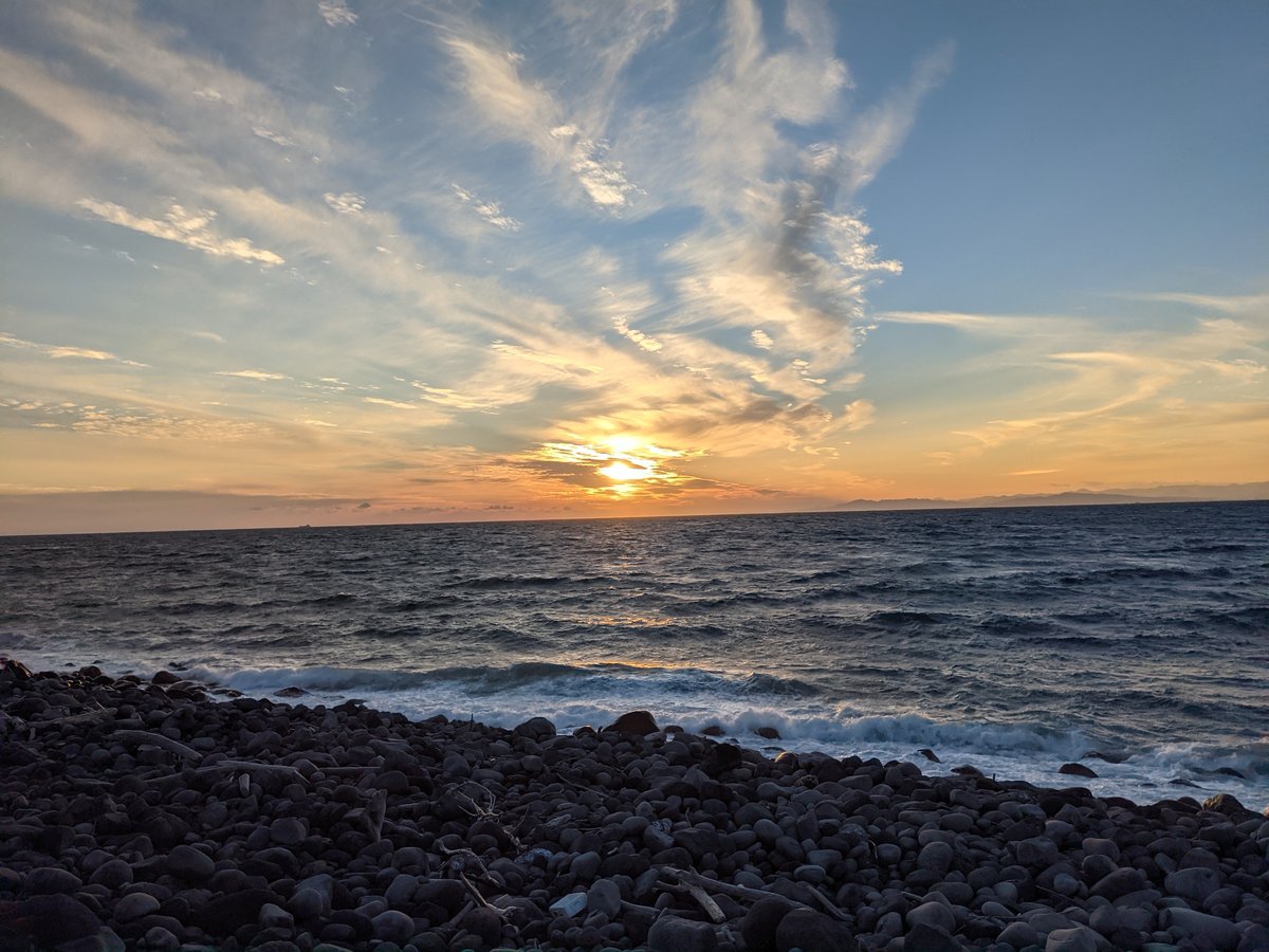Golden Hour at Numazu Beach, Shizuoka photo 2