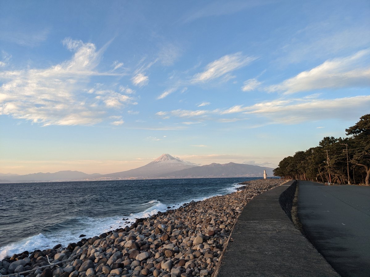 Golden Hour at Numazu Beach, Shizuoka photo 3