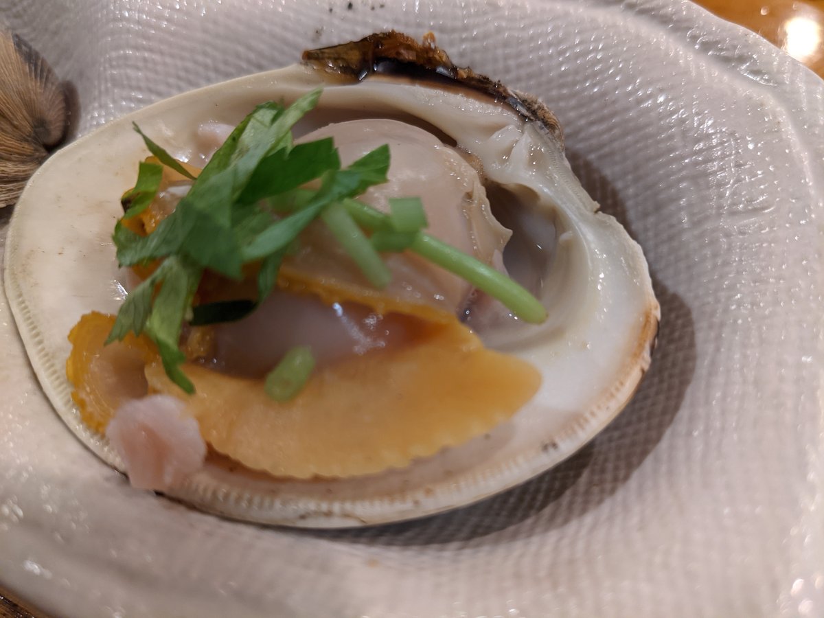 Fresh Scallop Izakaya in Nishi-Shinjuku, Tokyo