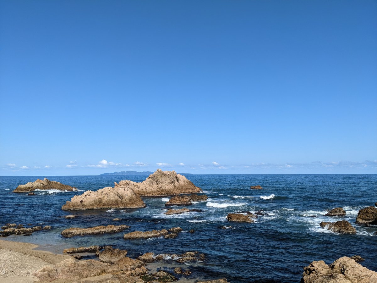 Murakami's Rocky Coastline, Niigata — Spring Ocean Magic photo 2