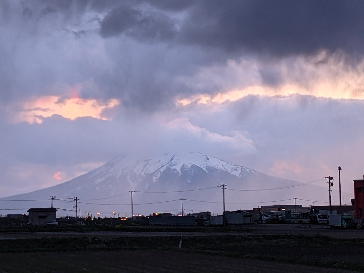 Mt. Iwaki at Dusk, Hirosaki Aomori