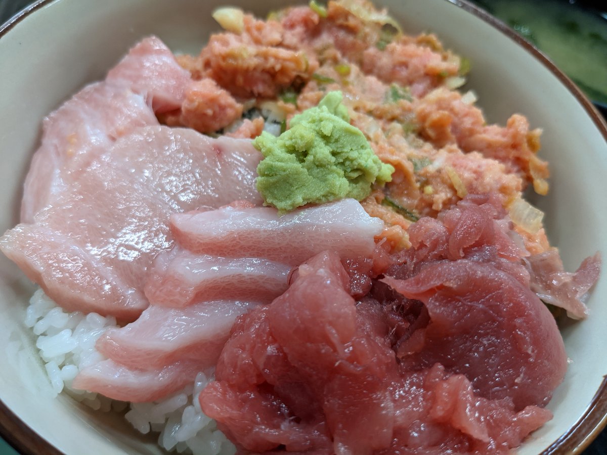 Fresh Sushi in Hashimotocho, Yokohama photo 3