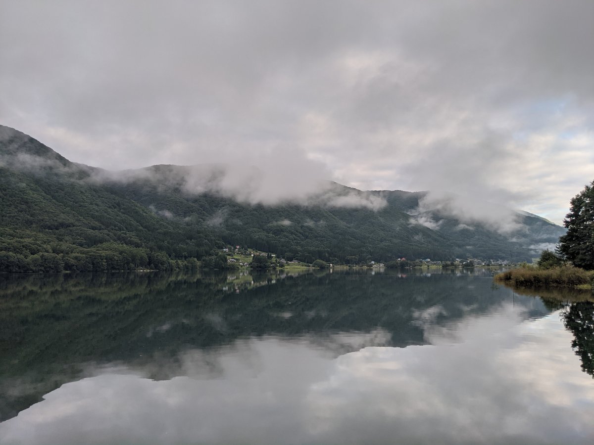Dawn at Omachi Lake, Nagano — Mountains Wrapped in Mist