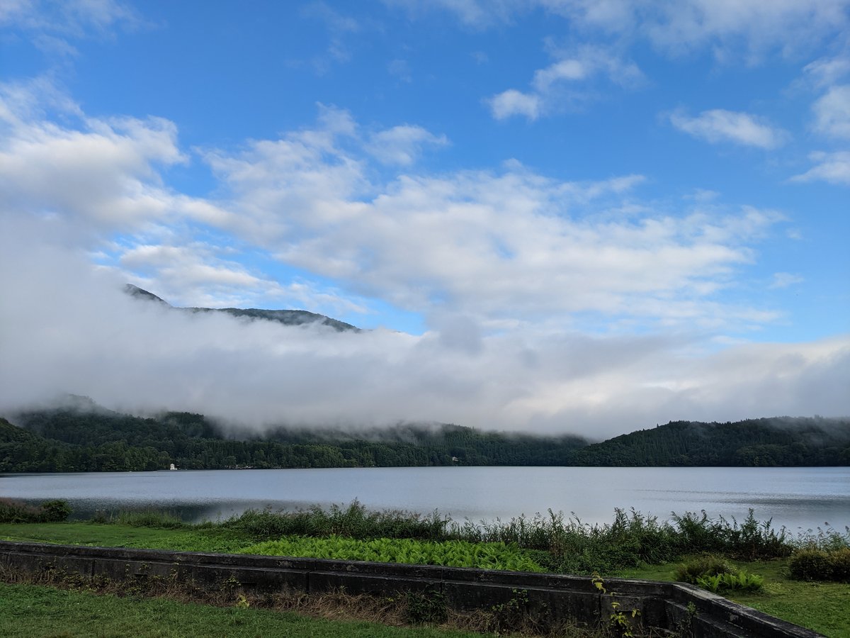 Dawn at Ōmachi Lake, Nagano — Mountains in the Mist