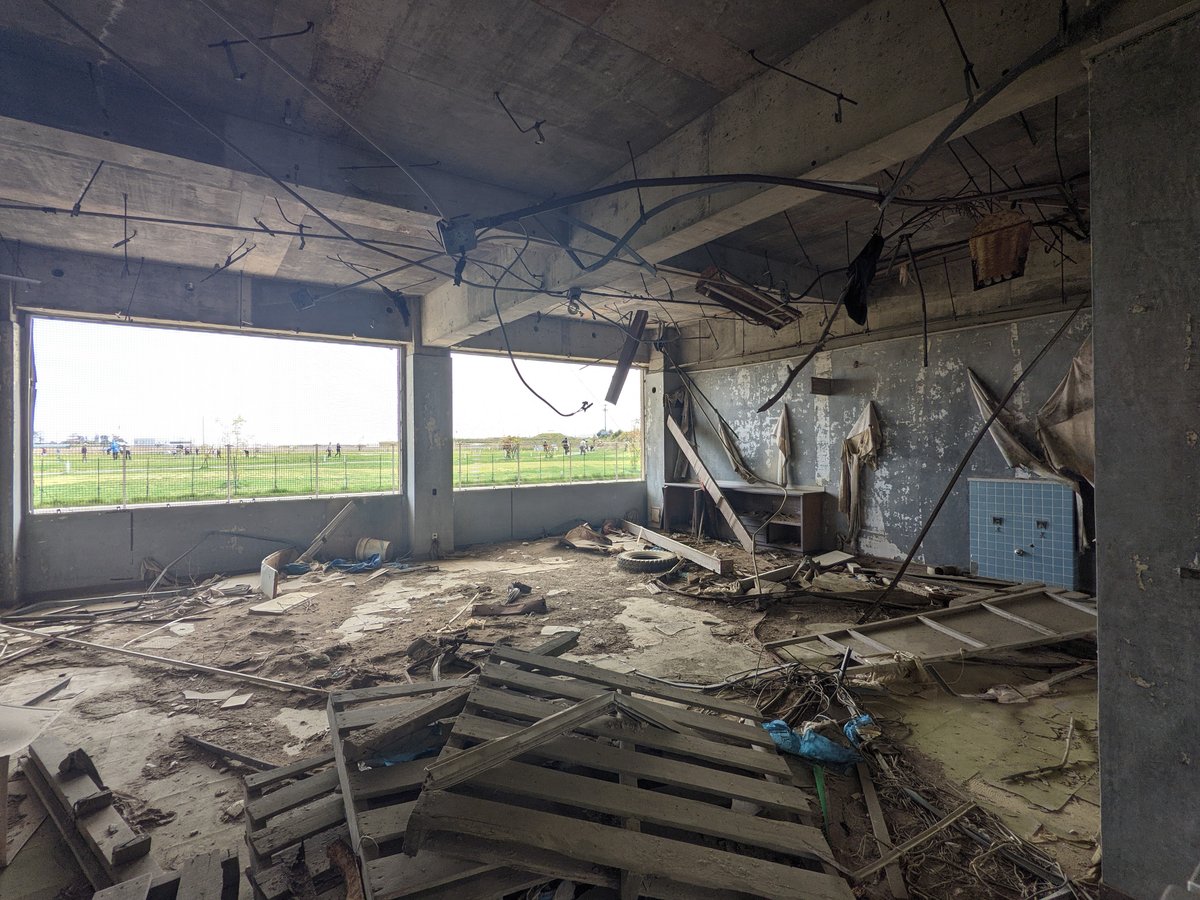 Abandoned Building in Kesennuma, Miyagi — Nature Reclaiming