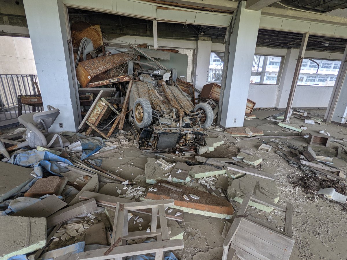 Abandoned Building in Kesennuma, Miyagi — Nature Reclaiming photo 3