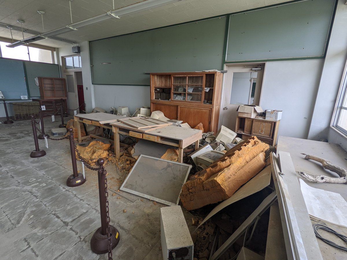 Abandoned Building in Kesennuma, Miyagi — Nature Reclaiming photo 5
