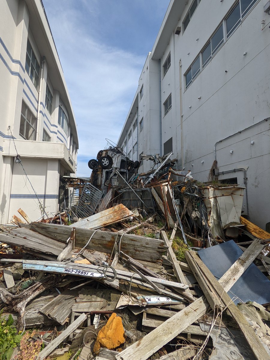 Abandoned Building in Kesennuma, Miyagi — Nature Reclaiming photo 8