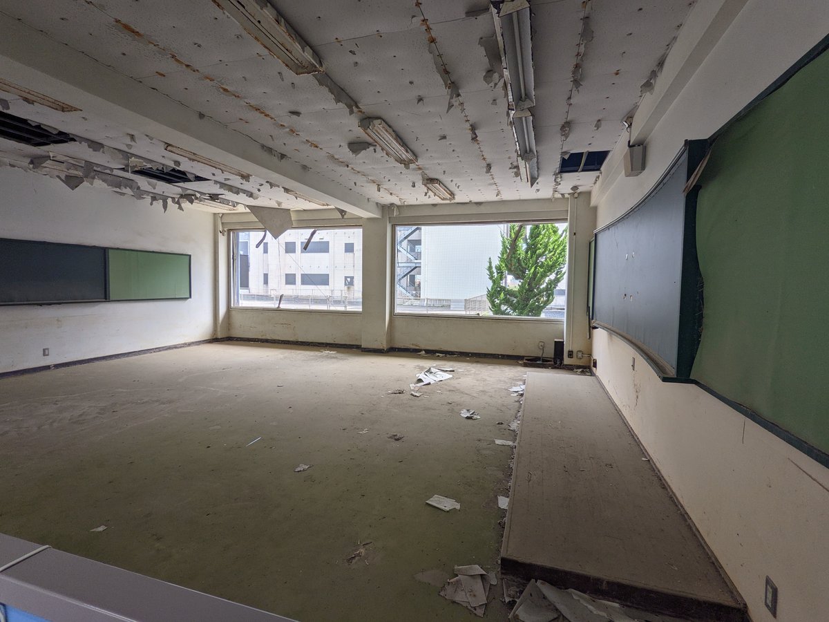 Abandoned Classroom in Kesennuma, Miyagi