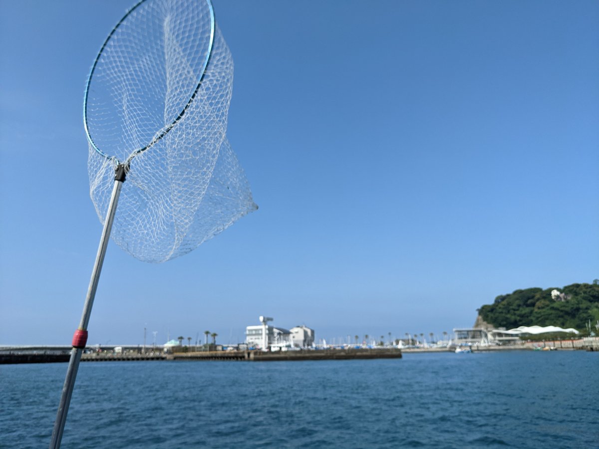 Fishing net at Enoshima, Fujisawa — May skies