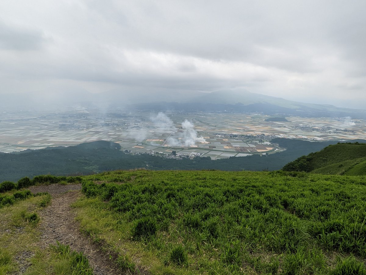 Mt. Aso's Lush May Slopes, Yamada, Kumamoto photo 2