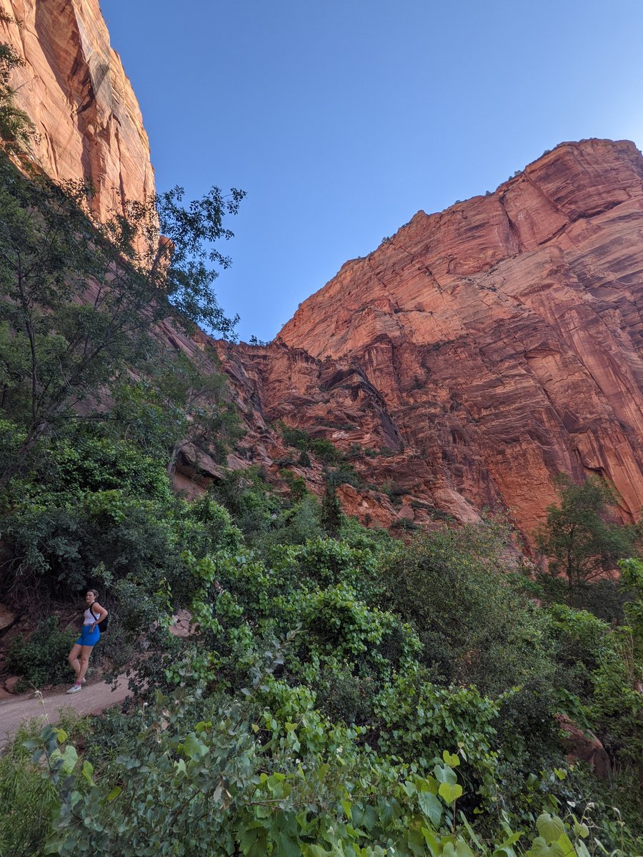 Red Rock Canyon Hiking, Utah photo 4