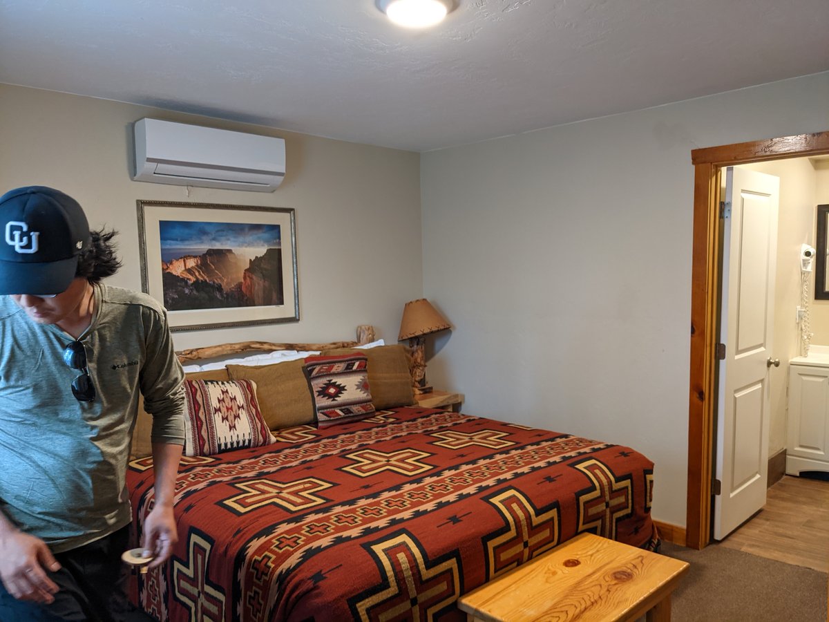 Cabin Retreat in Arizona's Ponderosa Pines photo 2