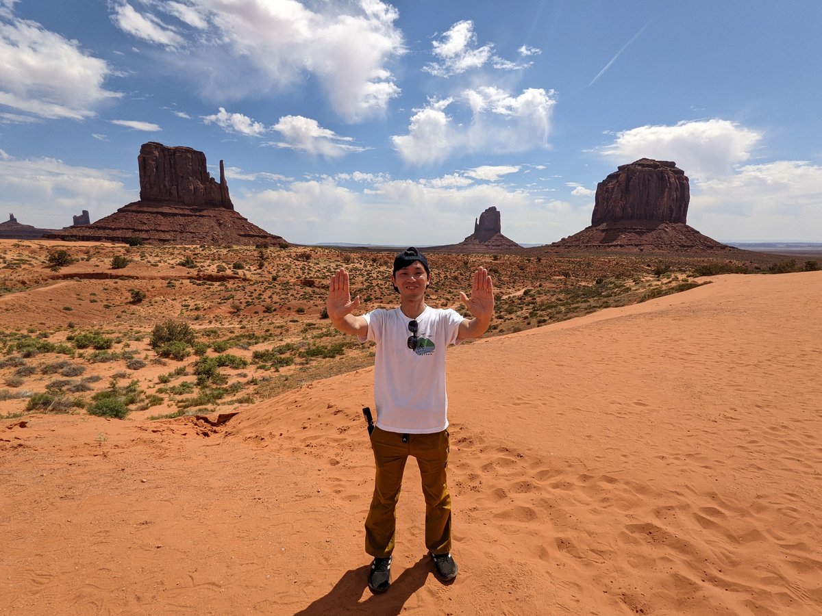Monument Valley, Arizona — The Iconic Desert View photo 8
