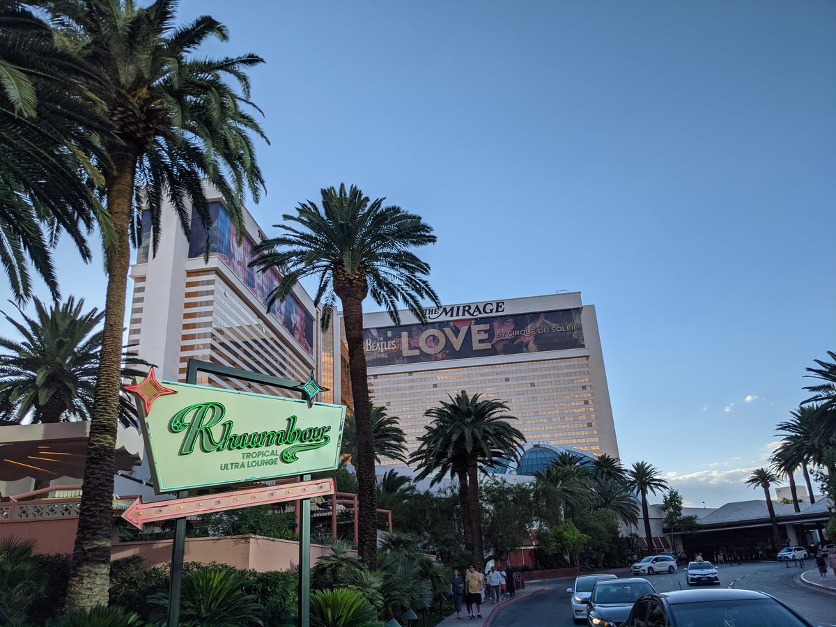 Paradise, Nevada — Desert Heat and Neon Dreams