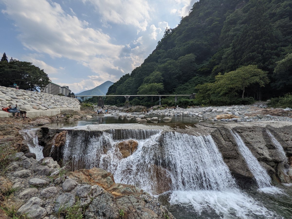 Tsuchidaru Waterfall, Yuzawa – September in the Niigata Alps