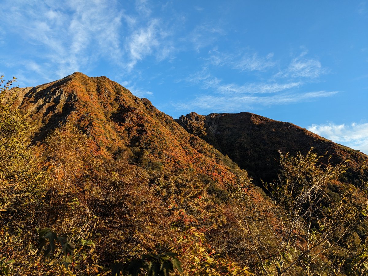 Early Morning Hike in Nasu, Tochigi — Autumn Gold