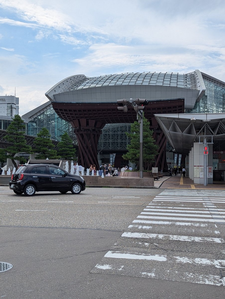 Kanazawa Station's Bold Modern Gateway, Ishikawa