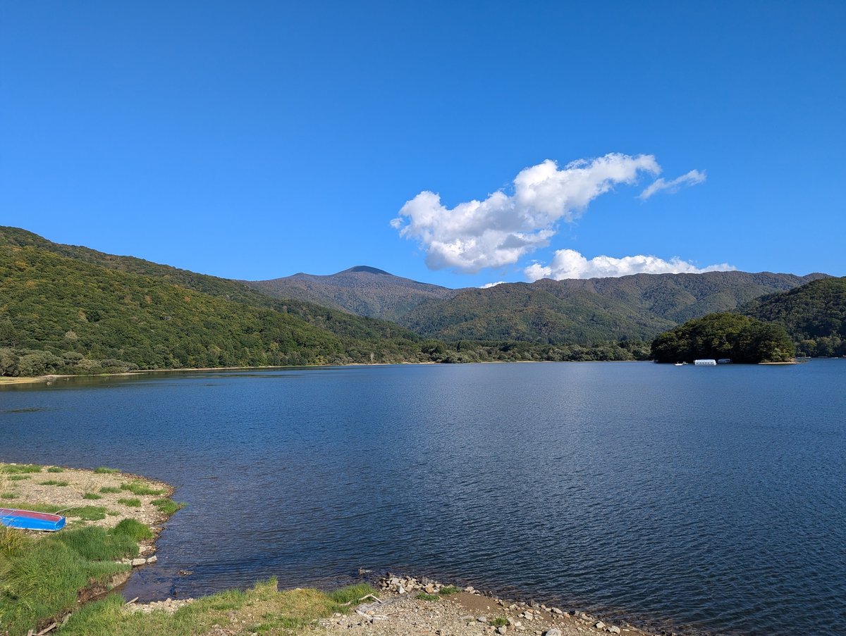 Lake Hibara, Kitashiobara — Autumn Forest & Volcano View