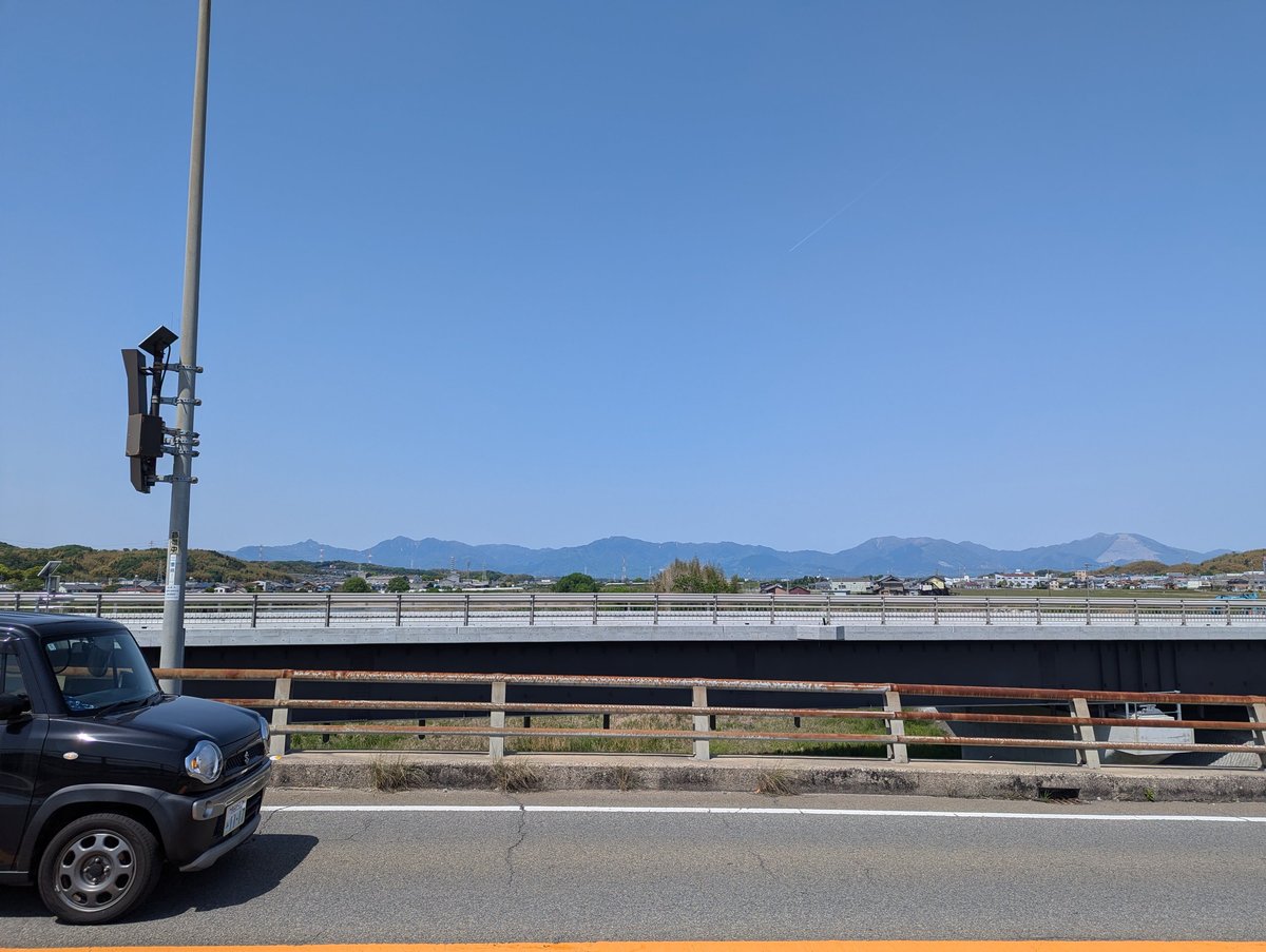 Spring Morning in Kuwana, Mie — Mountains and River Views
