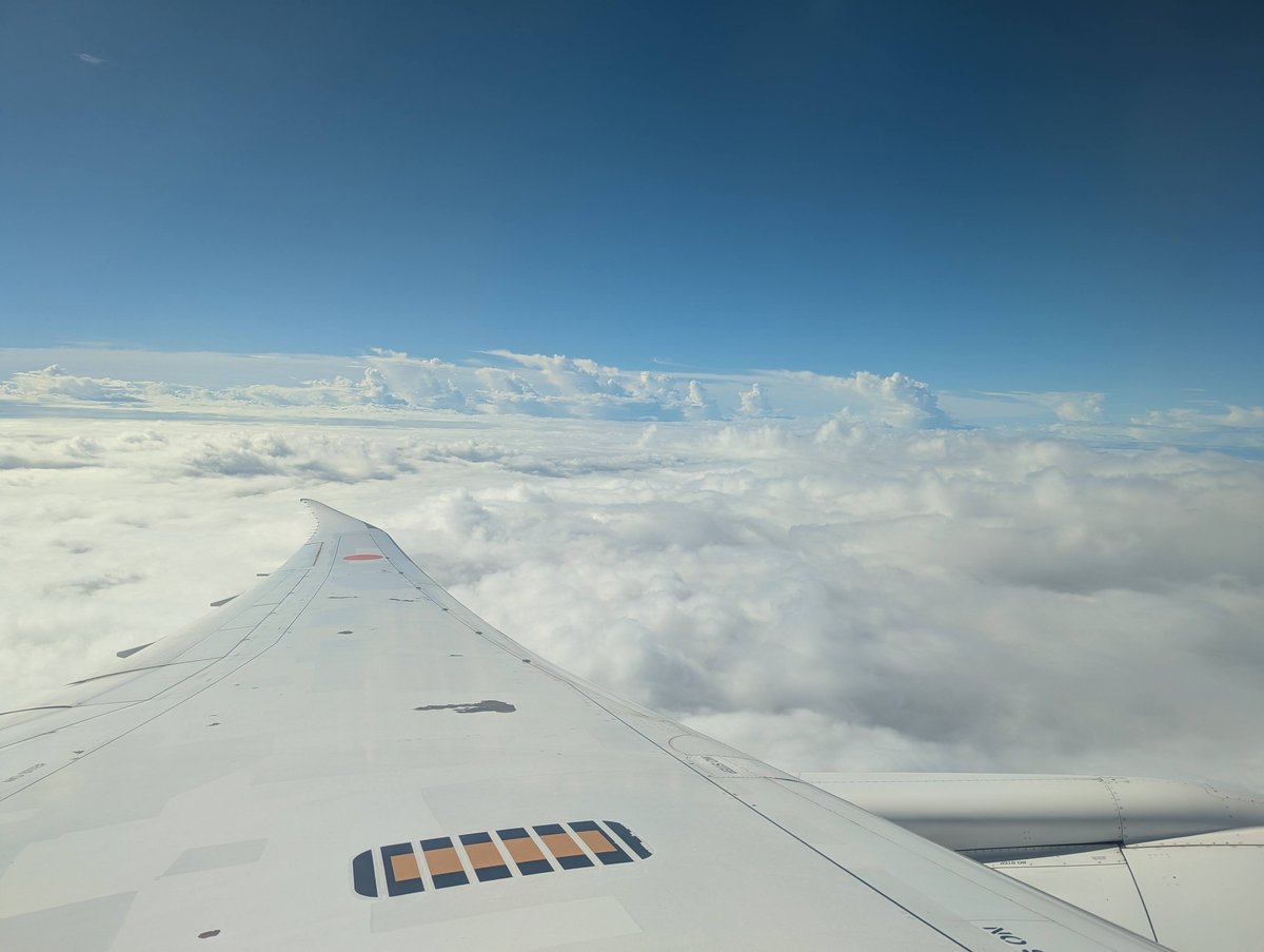 Approach to Haneda Airport, Tokyo — August Skies photo 2