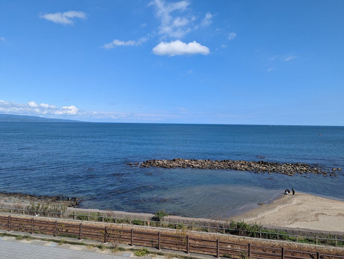 Train Tracks Meet the Sea, Toyama photo 3
