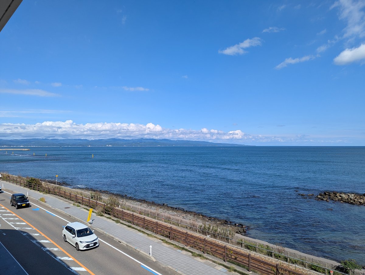 Train Tracks Meet the Sea, Toyama photo 4