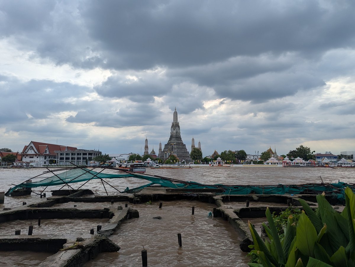 Tha Tien Community, Bangkok—Temple Spires Over the Chao Phraya